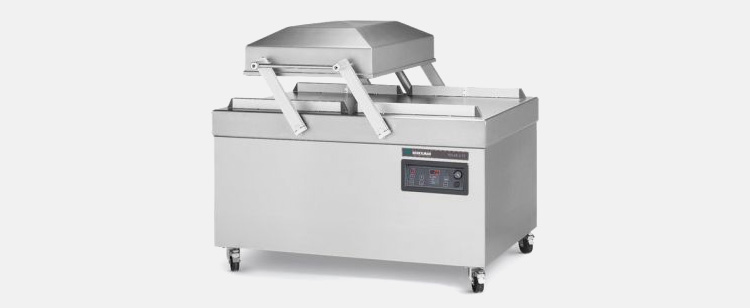 Automatic vacuum packaging machine