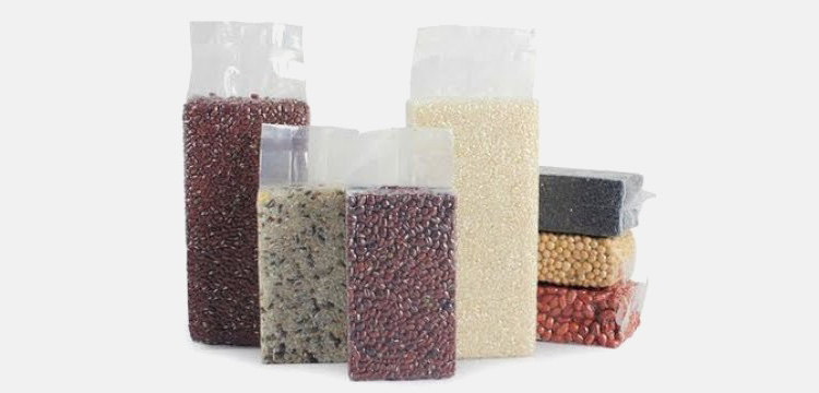 Dry Food In Vacuum Packaging Machine