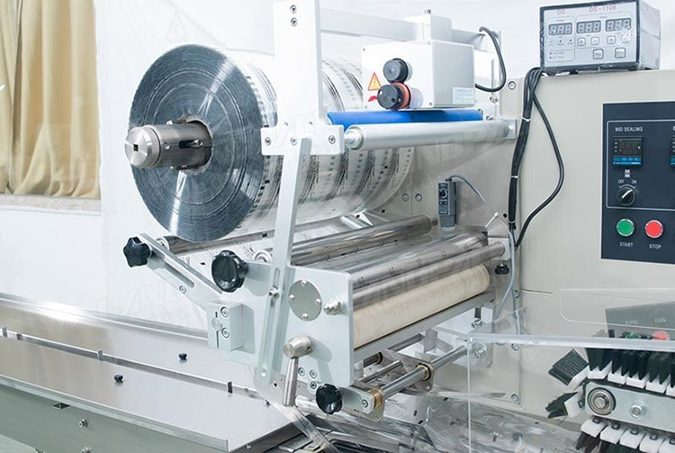 Vertical And Horizontal Packaging Machine