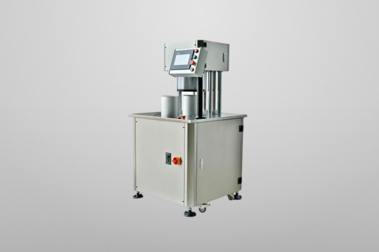 Vacuum sealing machines