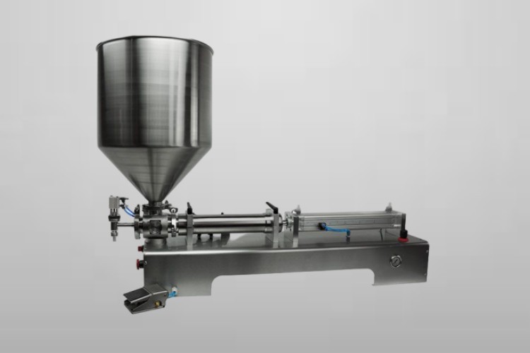 Piston filler sauce filling machine