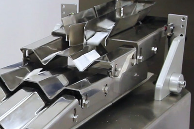 Vibratory tray