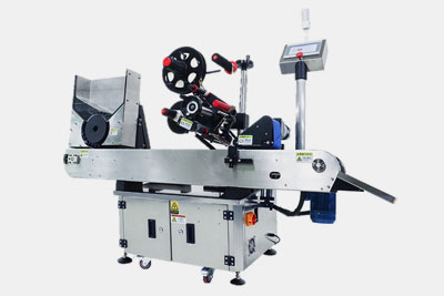 Horizontal Plastic Bottle Labeling Machine-6