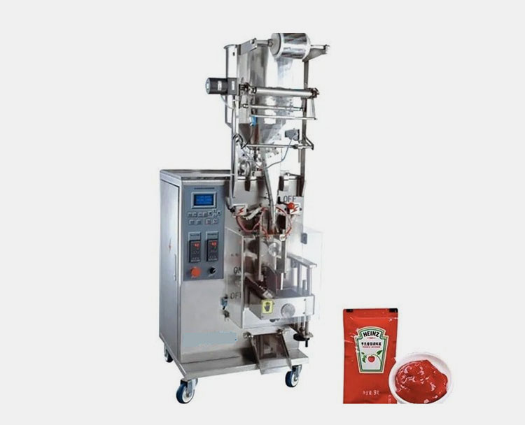 Vertical Form Fill Seal (VFFS) Salad Sauce 3-Side Sealing Packing Machine