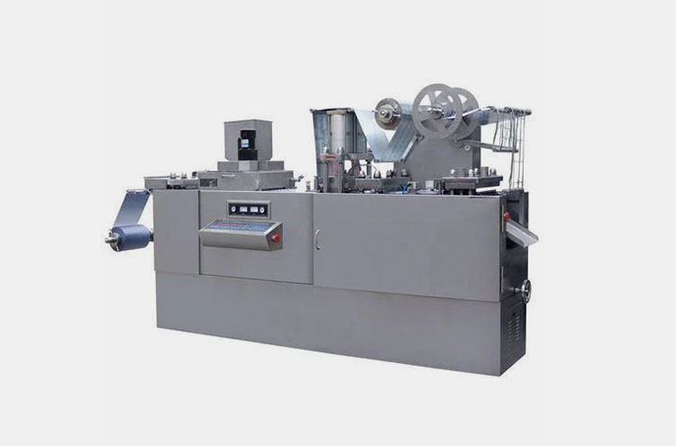 Vacuum filling machine