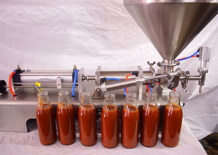Piston-Hot-Sauce-Bottling-Machine