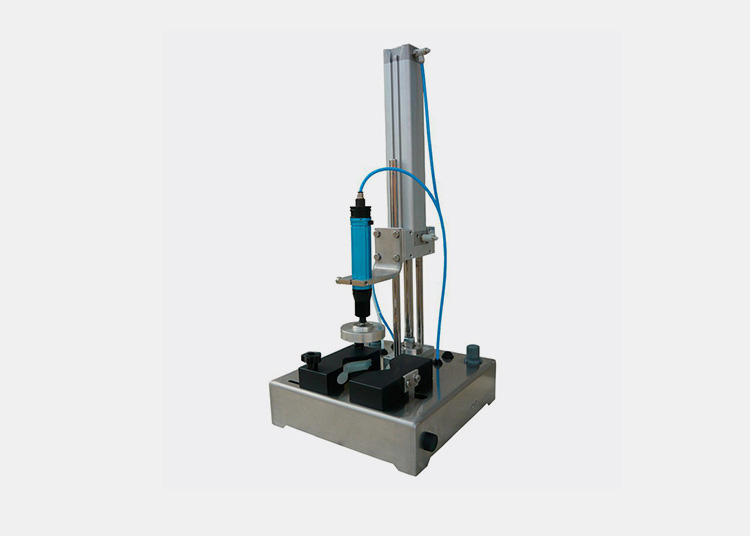 Pneumatic Small Capping Machine