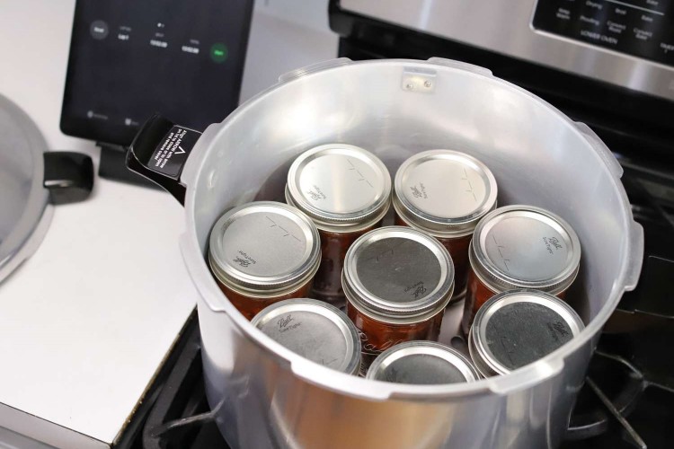 unique features of a Vegetable Canning Machine